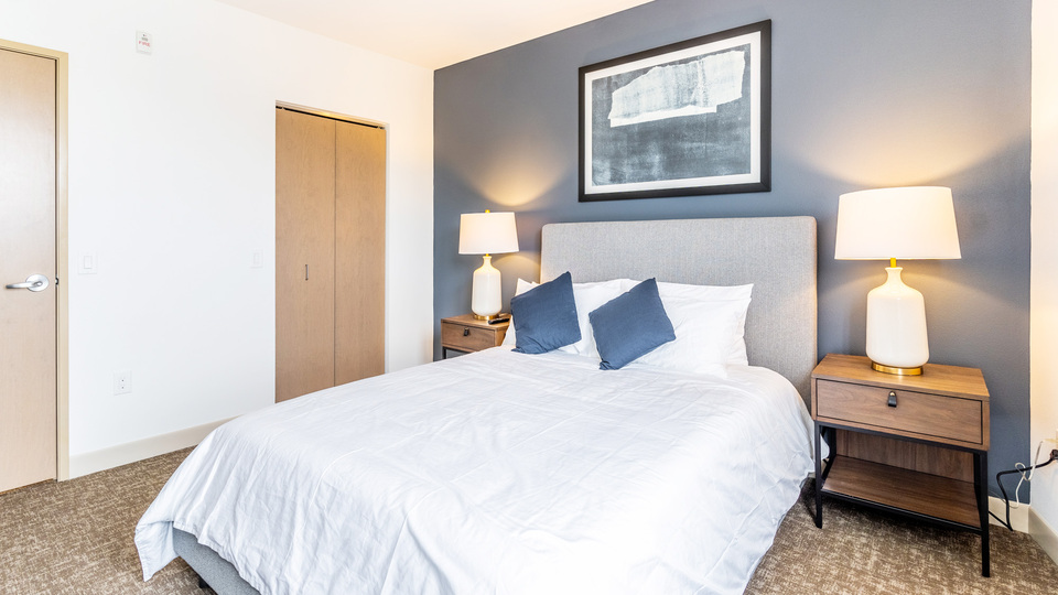 Rent The Corners of Brookfield Apartments 507 in Brookfield, WI Landing